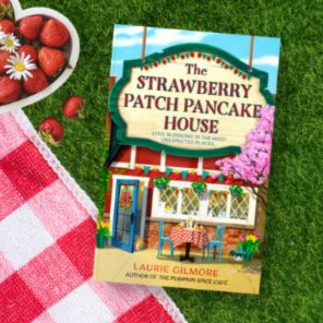 The Strawberry Patch Pancake House (Dream Harbor, Book 4)