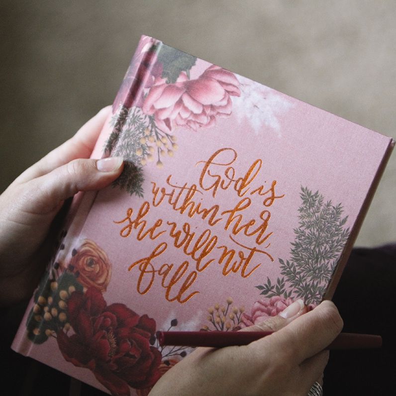 NIV, Artisan Collection Bible, Women's Bible with Journaling Space, Cloth over Board, Pink Floral, Designed Edges under Gilding, Red Letter, Comfort Print