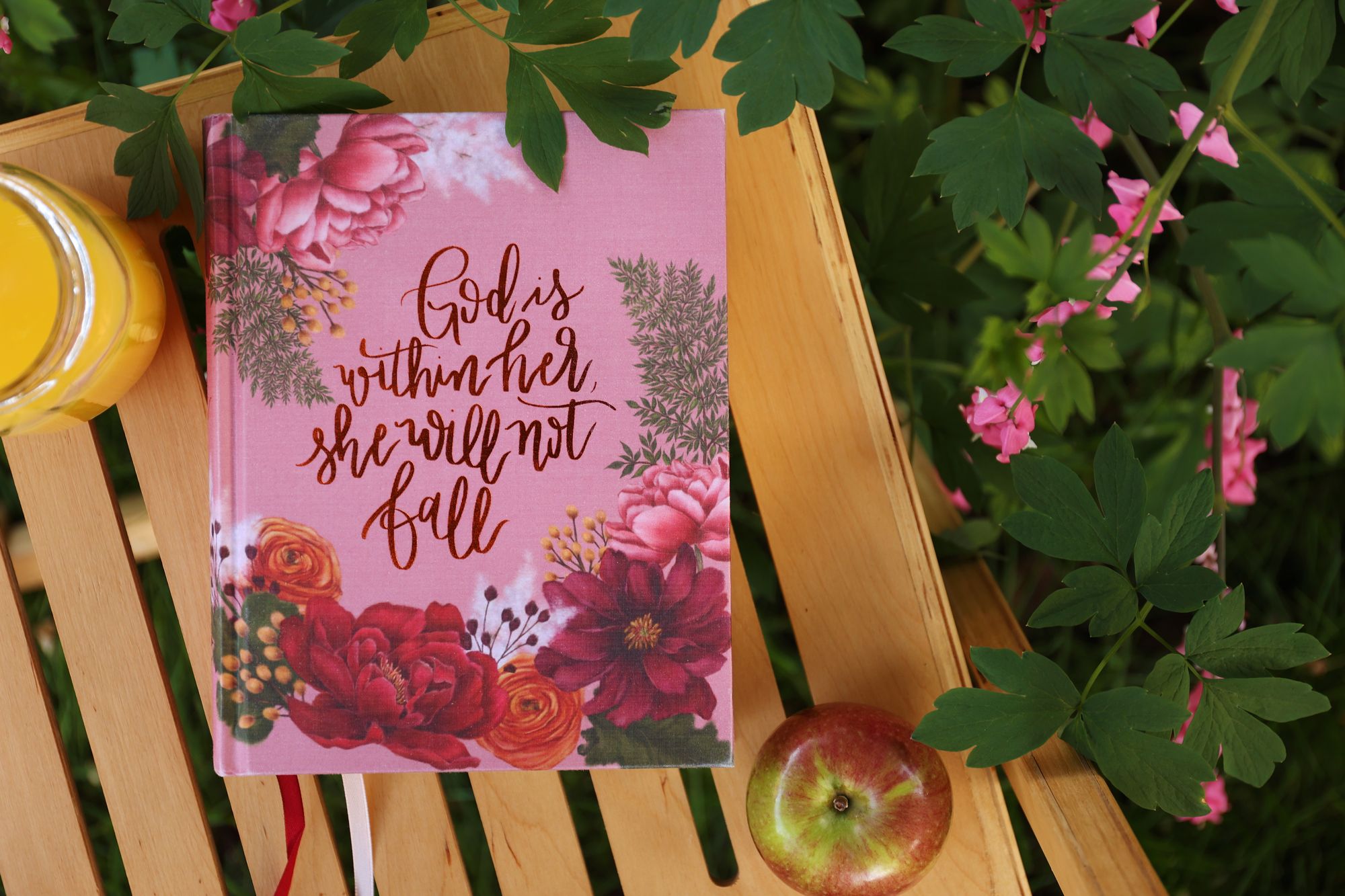NIV, Artisan Collection Bible, Women's Bible with Journaling Space, Cloth over Board, Pink Floral, Designed Edges under Gilding, Red Letter, Comfort Print