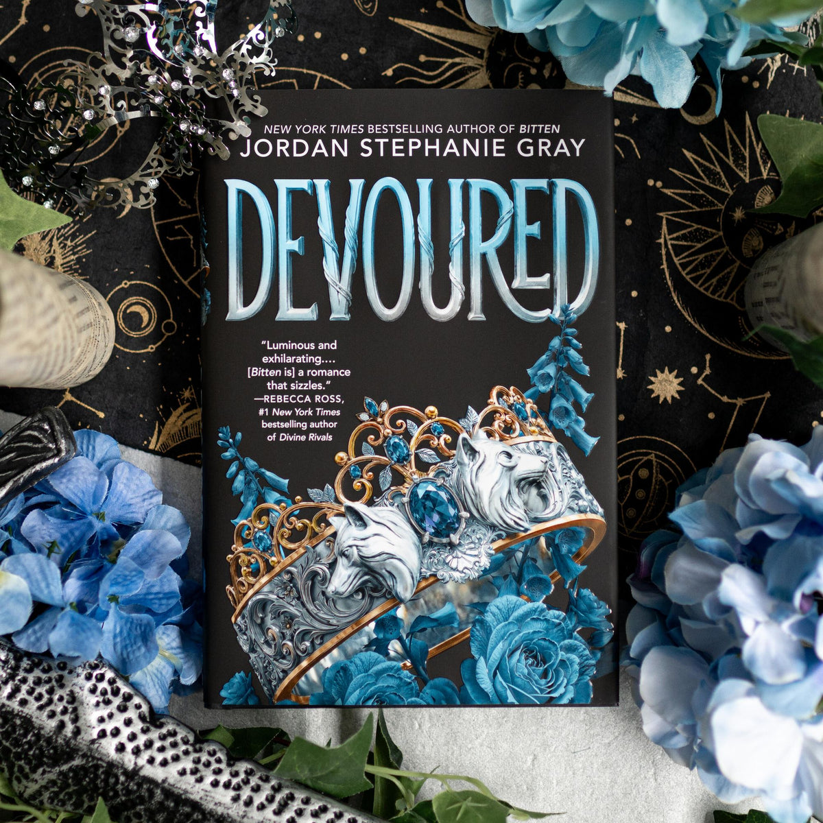 Devoured (Deluxe Limited Edition): A Bitten Novel