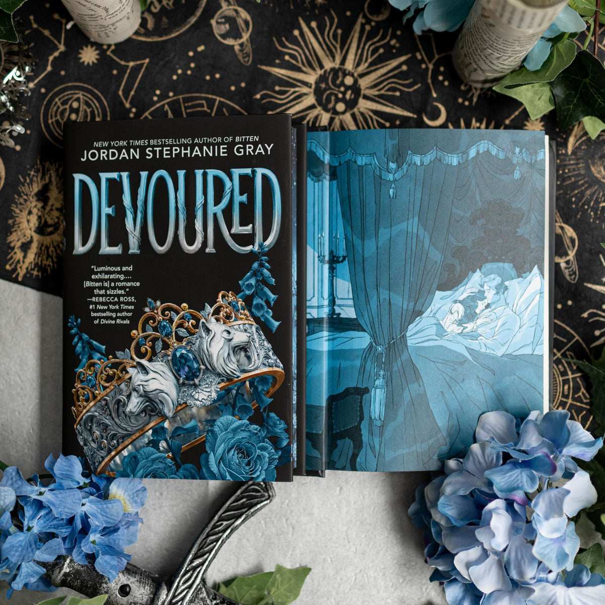 Devoured (Deluxe Limited Edition): A Bitten Novel