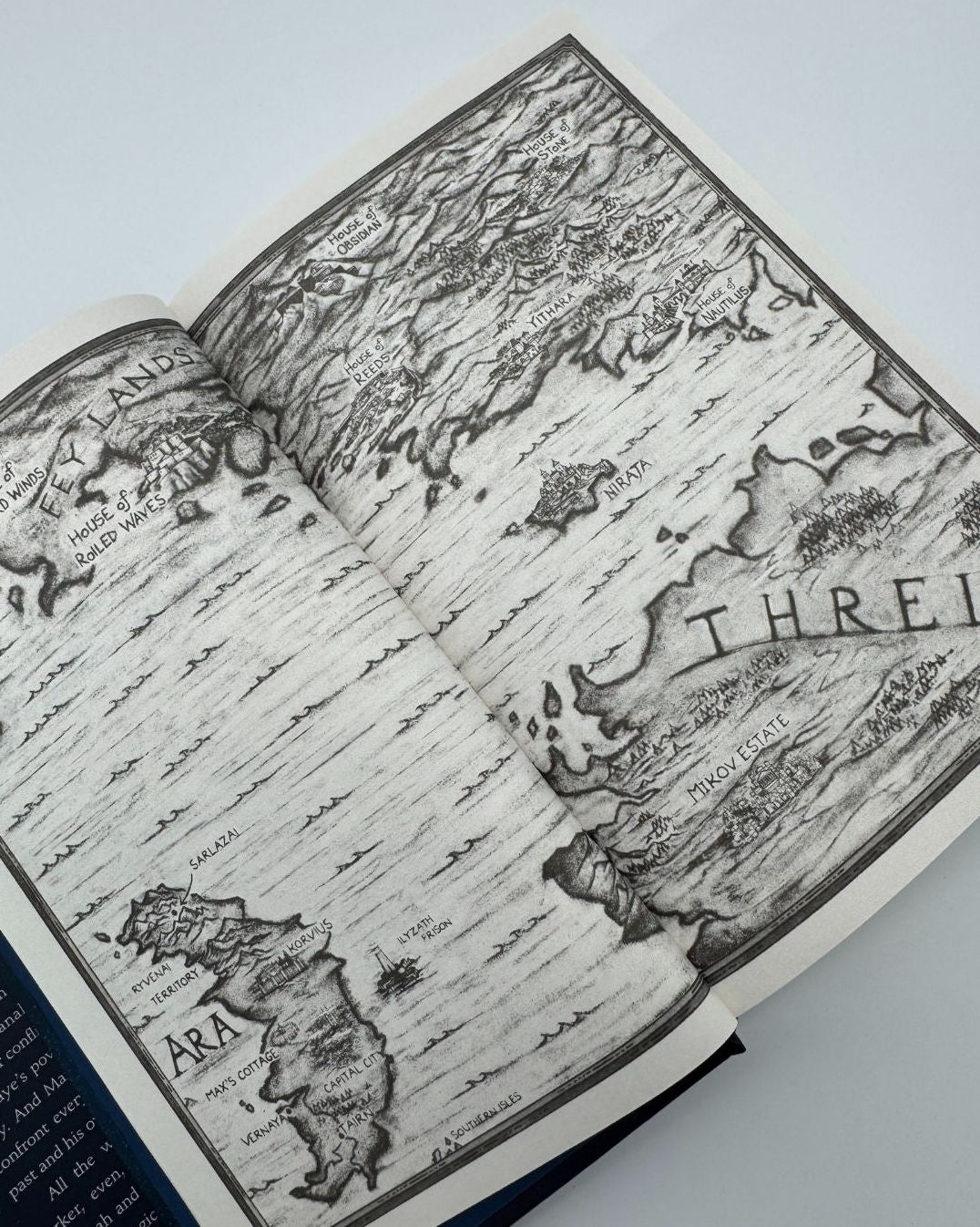 Children of Fallen Gods (War of Lost Hearts #2)