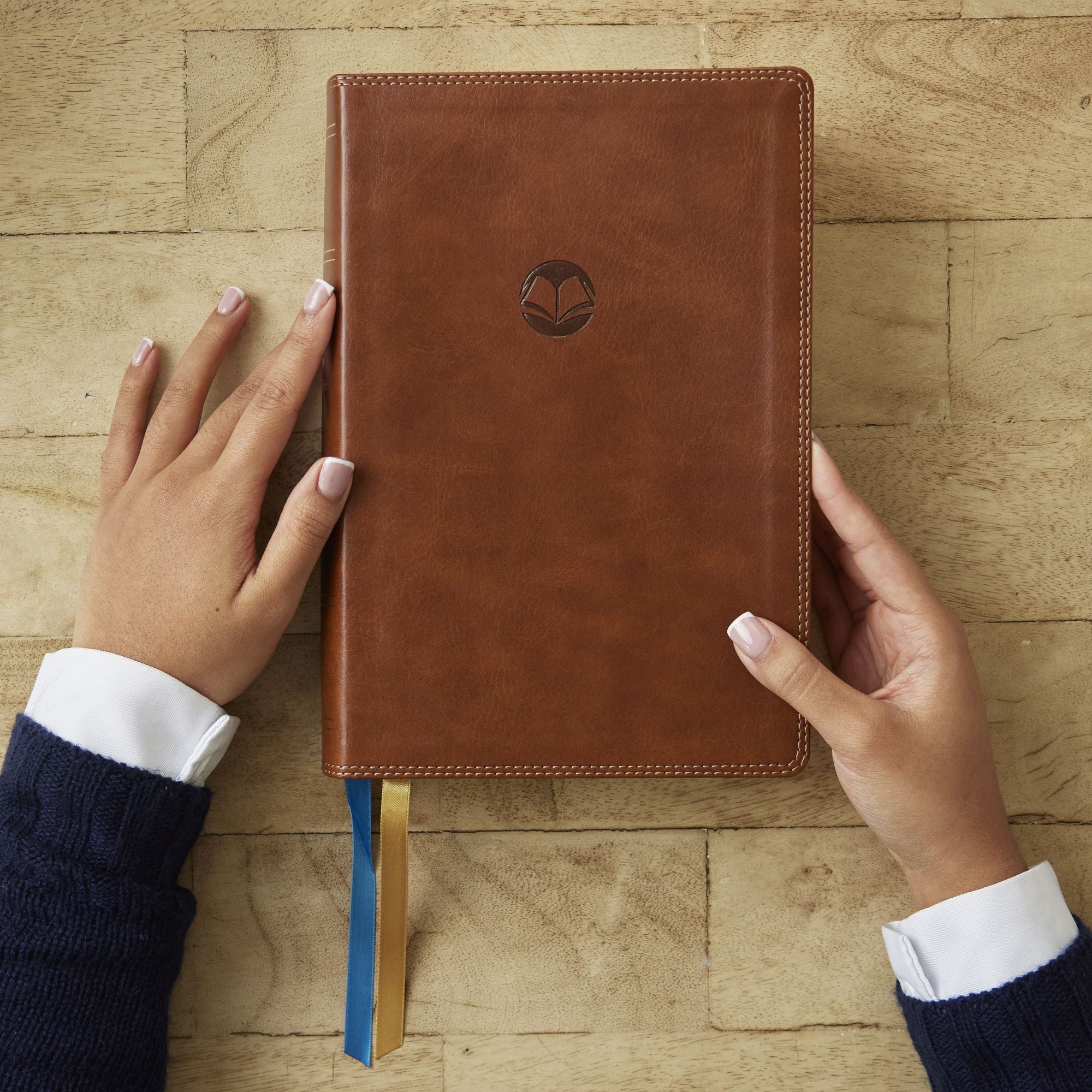 Enduring Word Study Bible: Pastoral Commentary from Every Chapter of the Bible (NKJV, Brown Leathersoft, Red Letter, Comfort Print, Thumb Indexed)