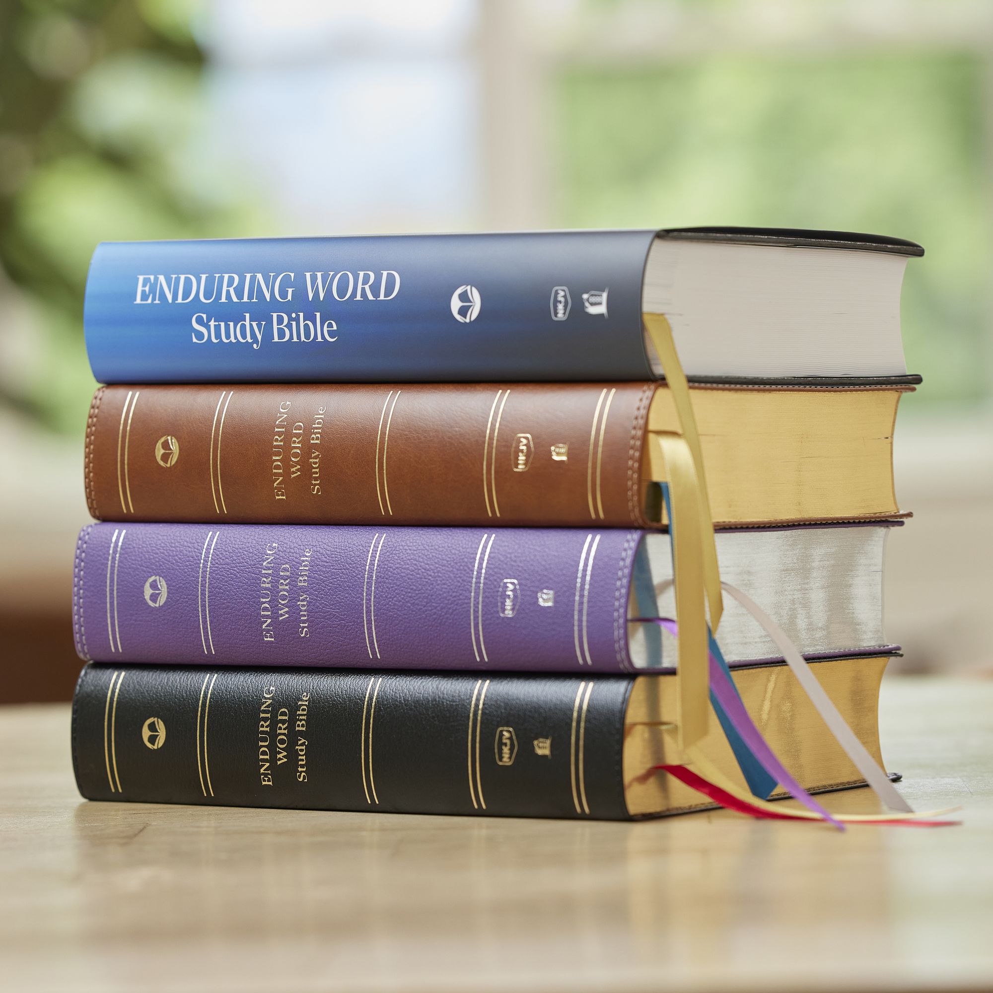 Enduring Word Study Bible: Pastoral Commentary from Every Chapter of the Bible (NKJV, Black Bonded Leather, Red Letter, Comfort Print)