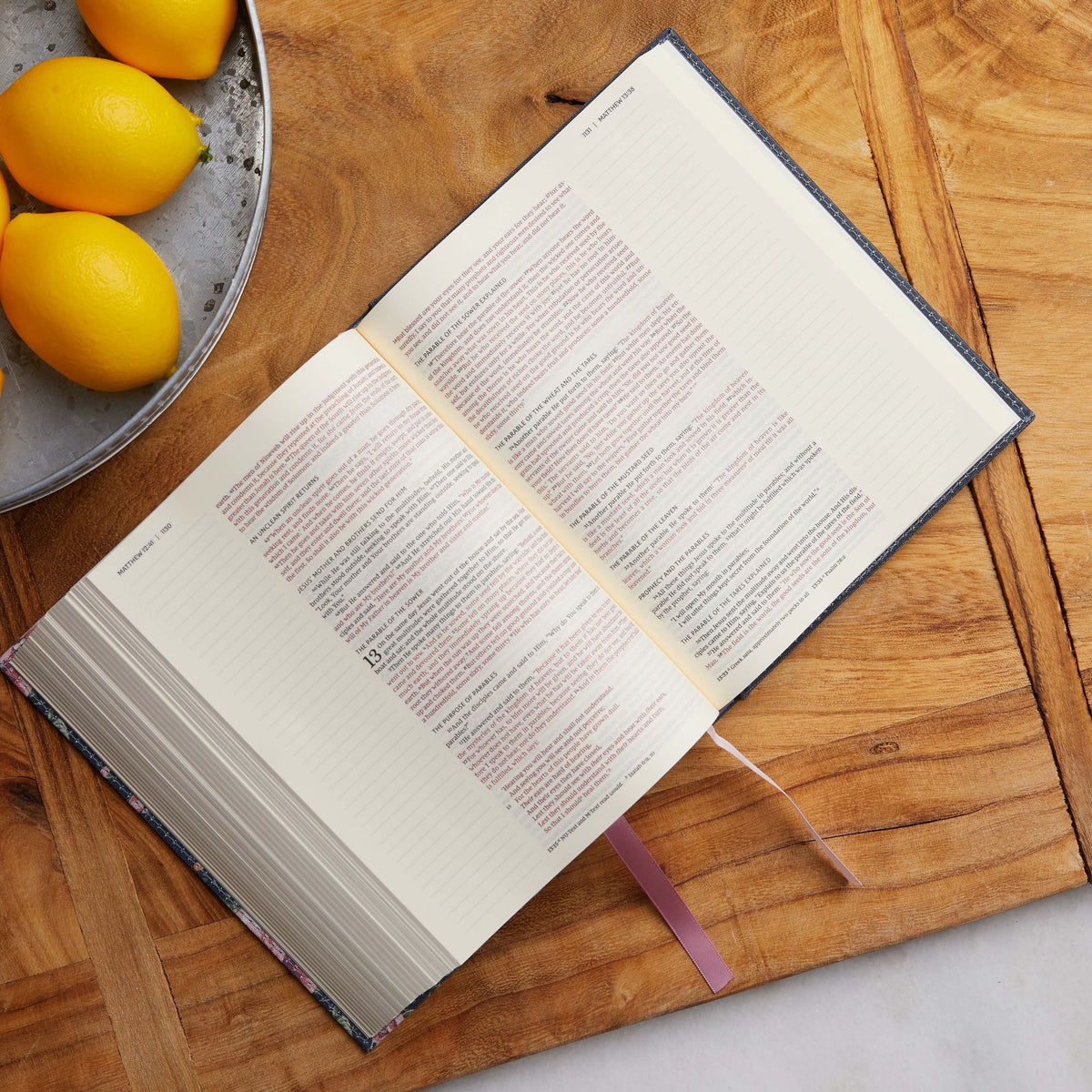 NKJV, Journal the Word Bible: Reflect, Journal or Create Art Next to Your Favorite Verses (Cloth over board, Red Letter, Comfort Print)
