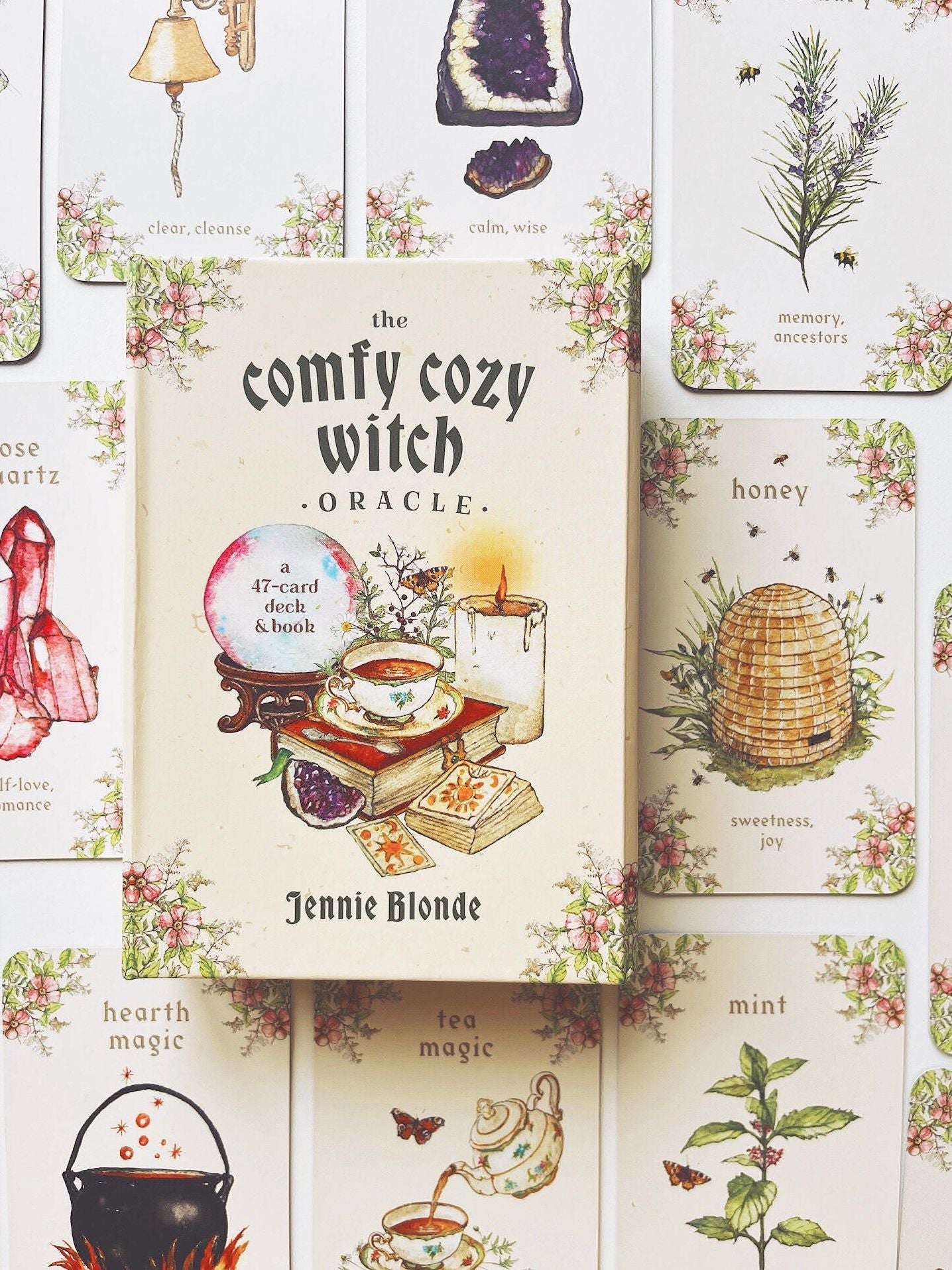 The Comfy Cozy Witch Oracle: A 47-Card Deck & Book