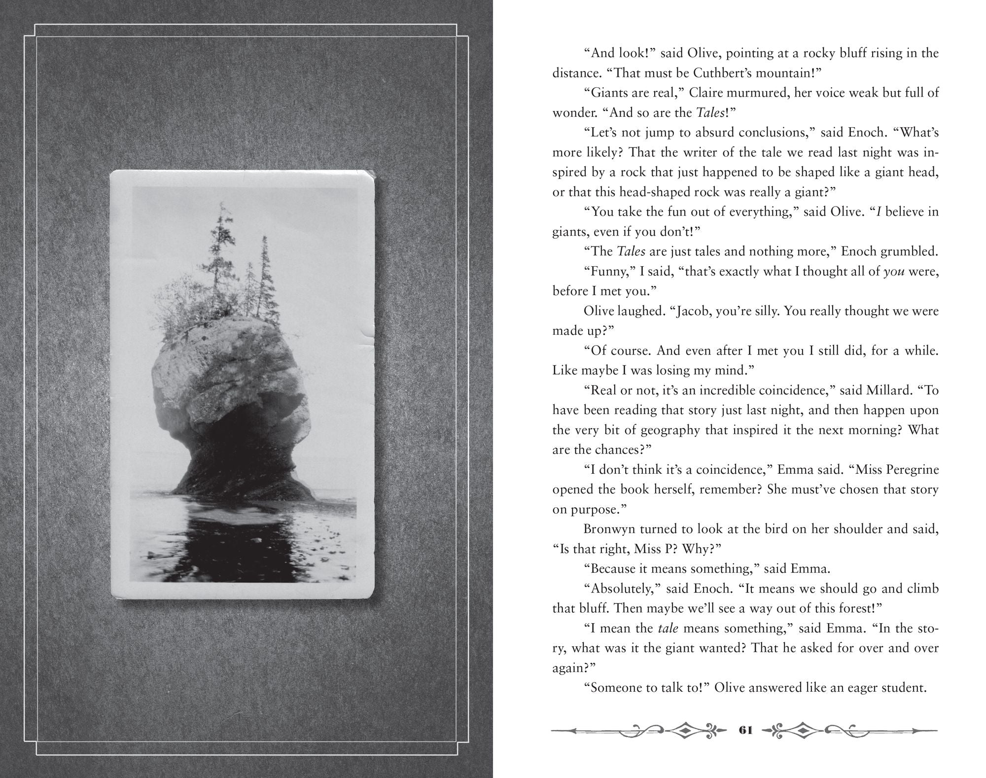Hollow City (Miss Peregrine's Peculiar Children Series #2)