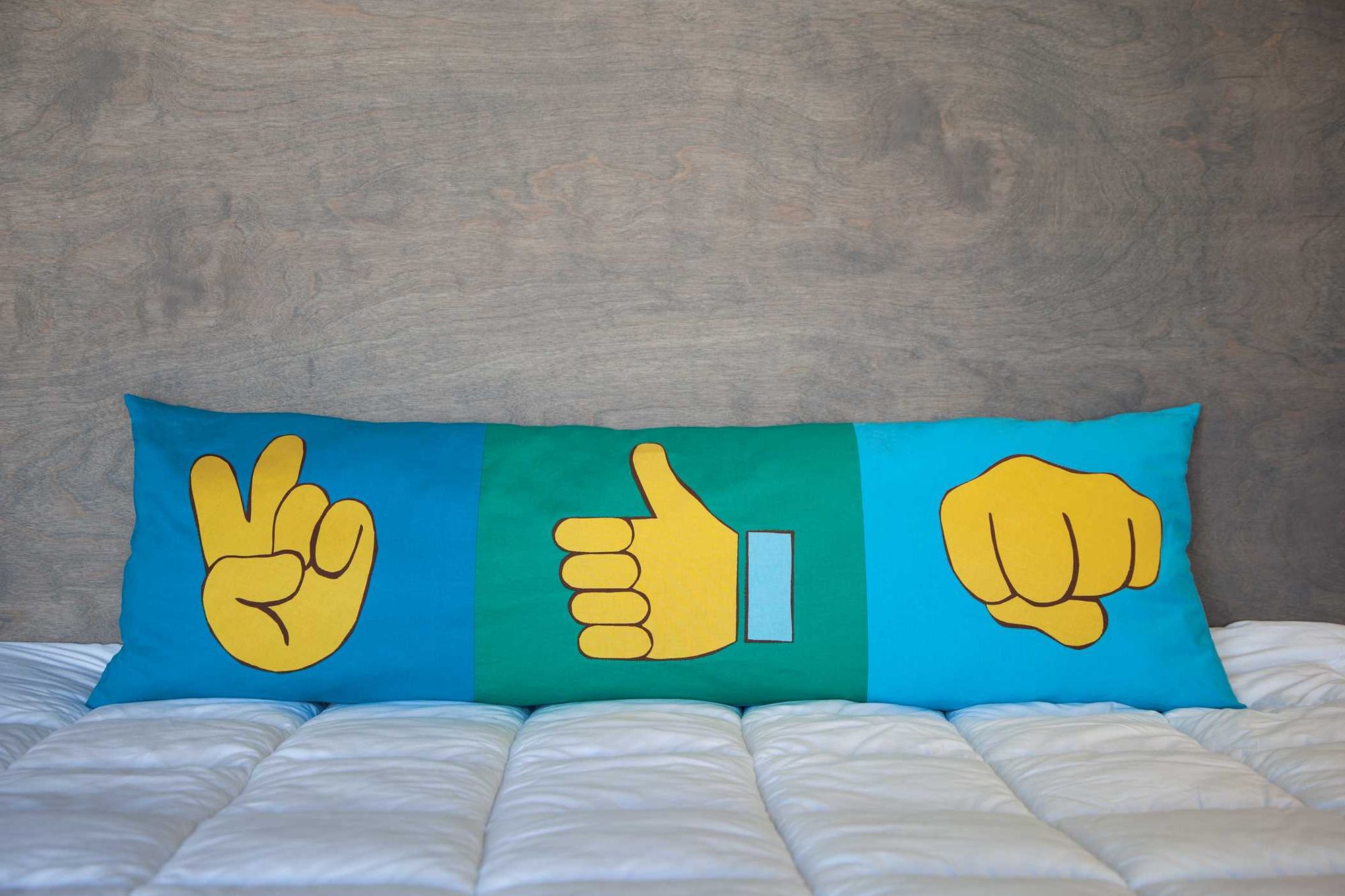 Sew Emoji: Mix & Match 60 Features for Custom Emoticons, Make a Twin-Size Quilt, Pillows & More