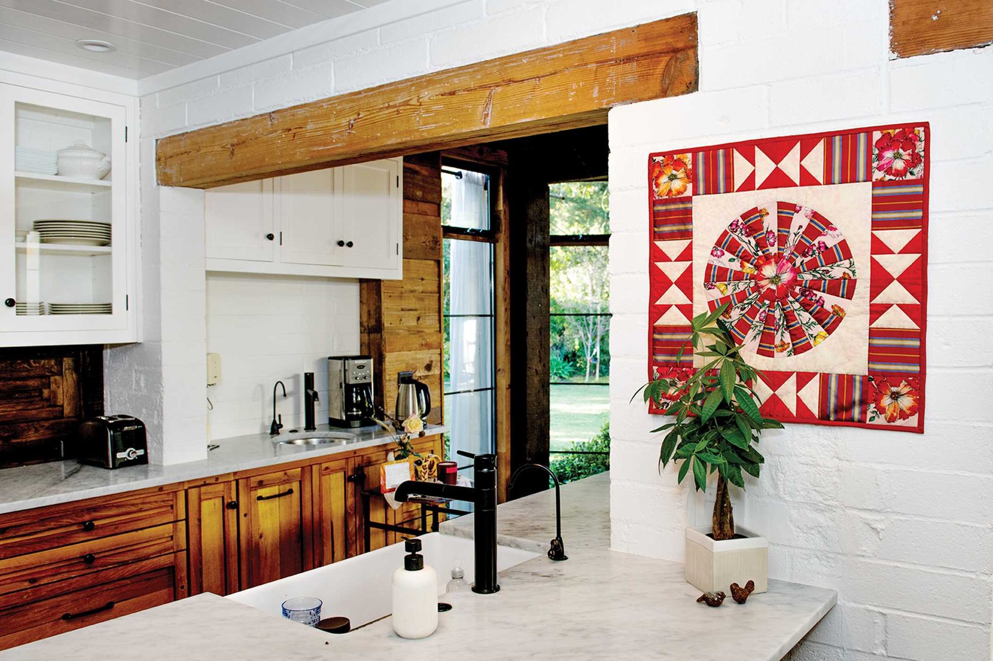 Patchwork Luxe: Quilts from Neckties, Kimonos & Sari Silks