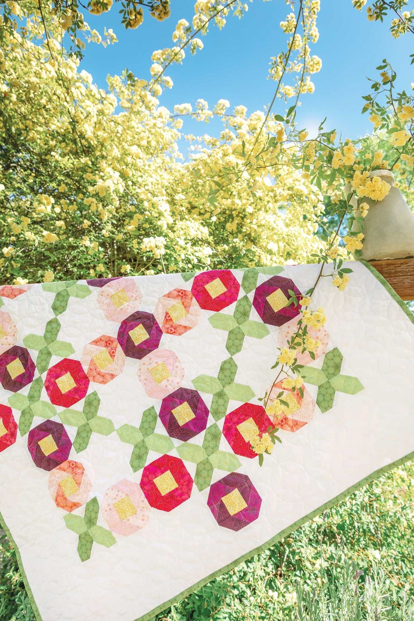 Flower Farm Sampler: 18 Floral Blocks & 7 Fanciful Quilts
