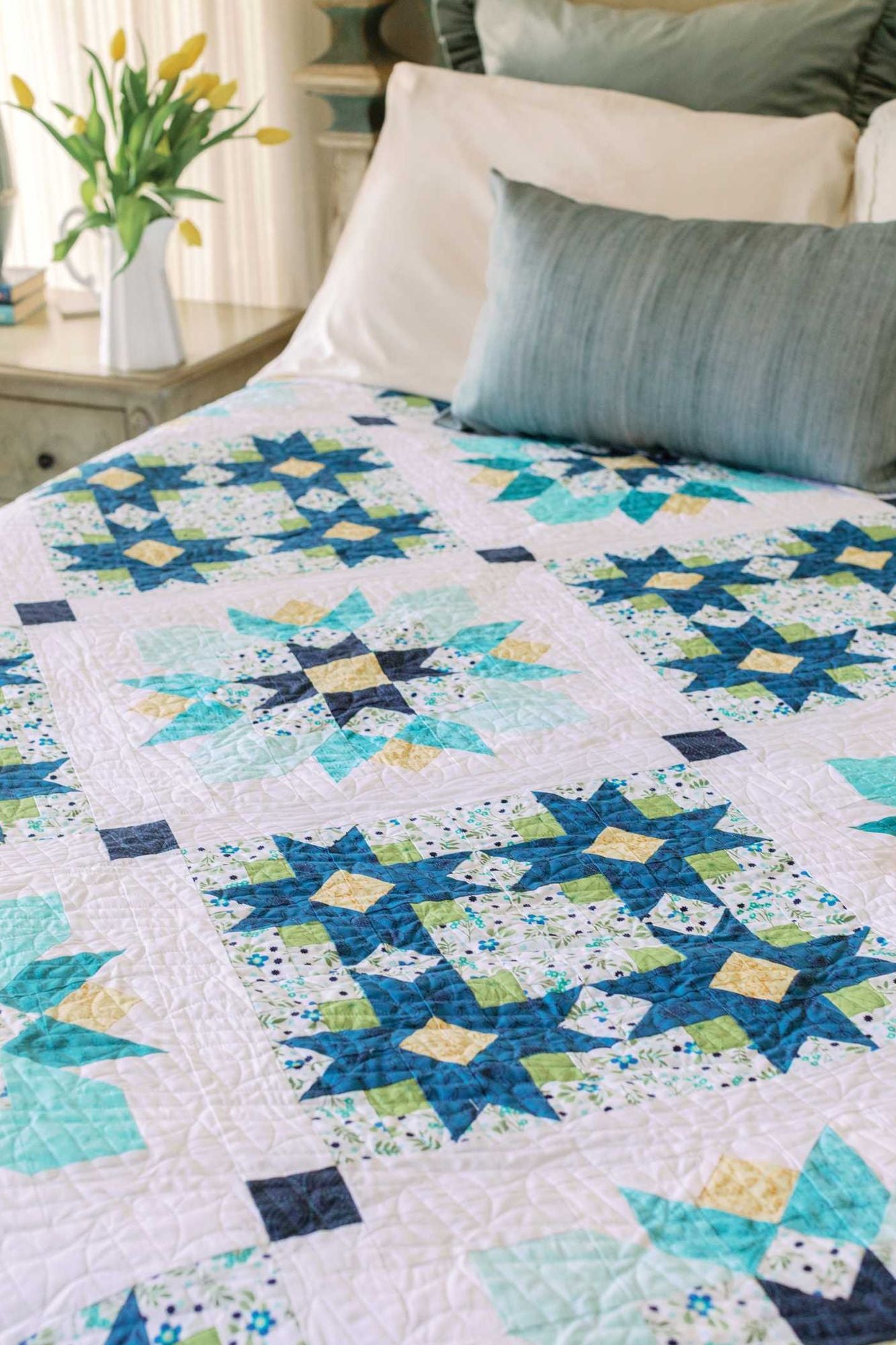 Flower Farm Sampler: 18 Floral Blocks & 7 Fanciful Quilts