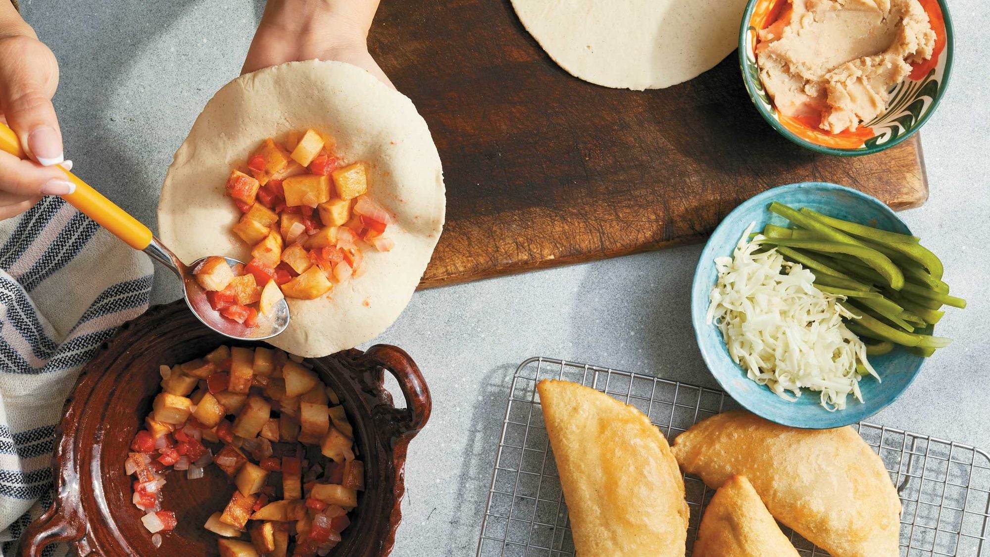 My Mexican Mesa, Y Listo!: Beautiful Flavors, Family Style (A Cookbook)
