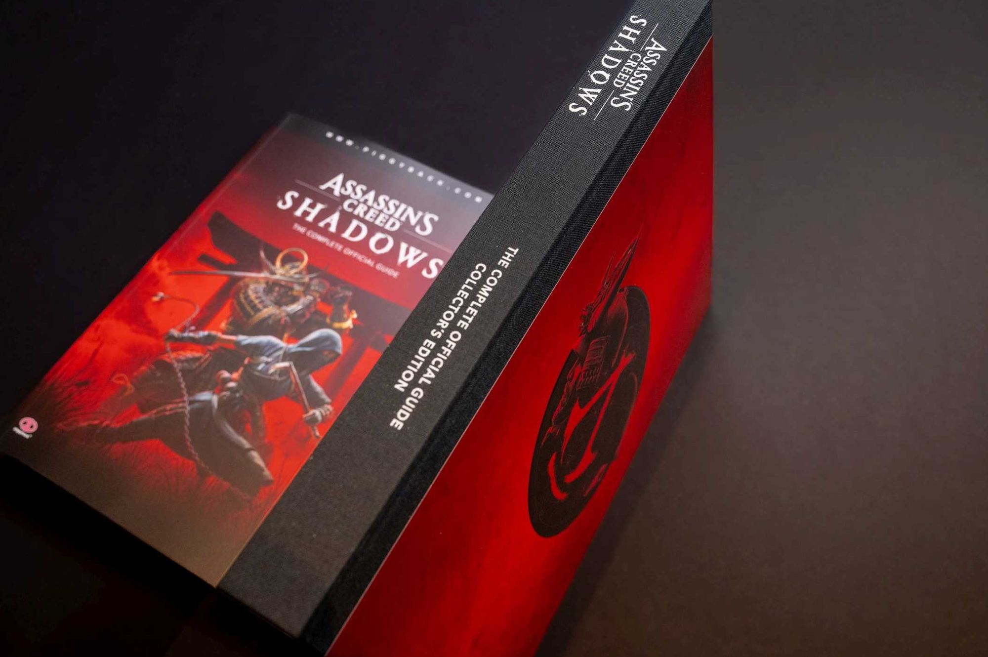 Assassin's Creed Shadows - The Complete Official Guide: Collector's Edition
