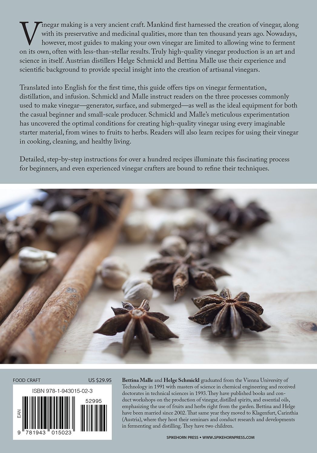 The Artisanal Vinegar Maker's Handbook: Crafting Quality Vinegars - Fermenting, Distilling, Infusing