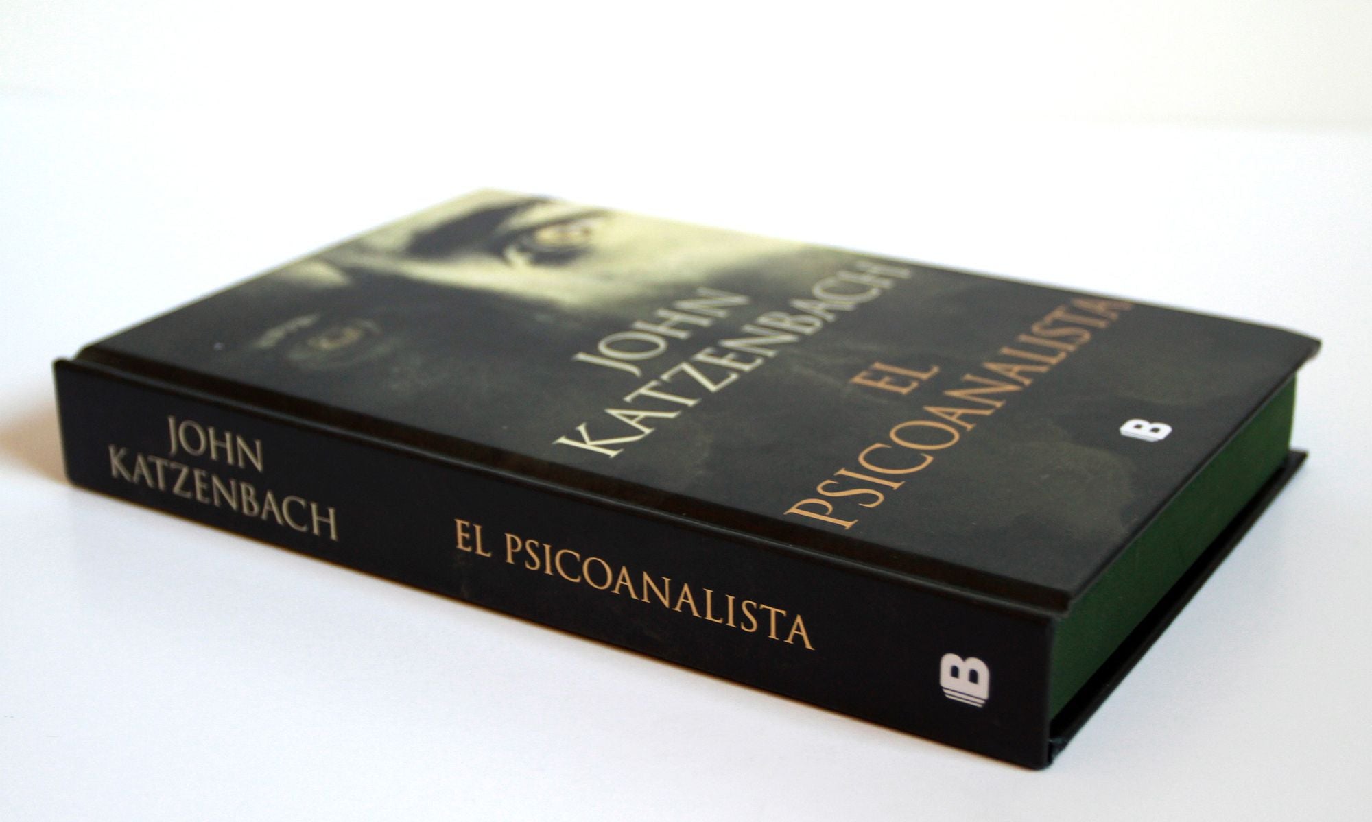 El psicoanalista (Edición cantos pintados) / The Analyst ( Sprayed Edges Edition)