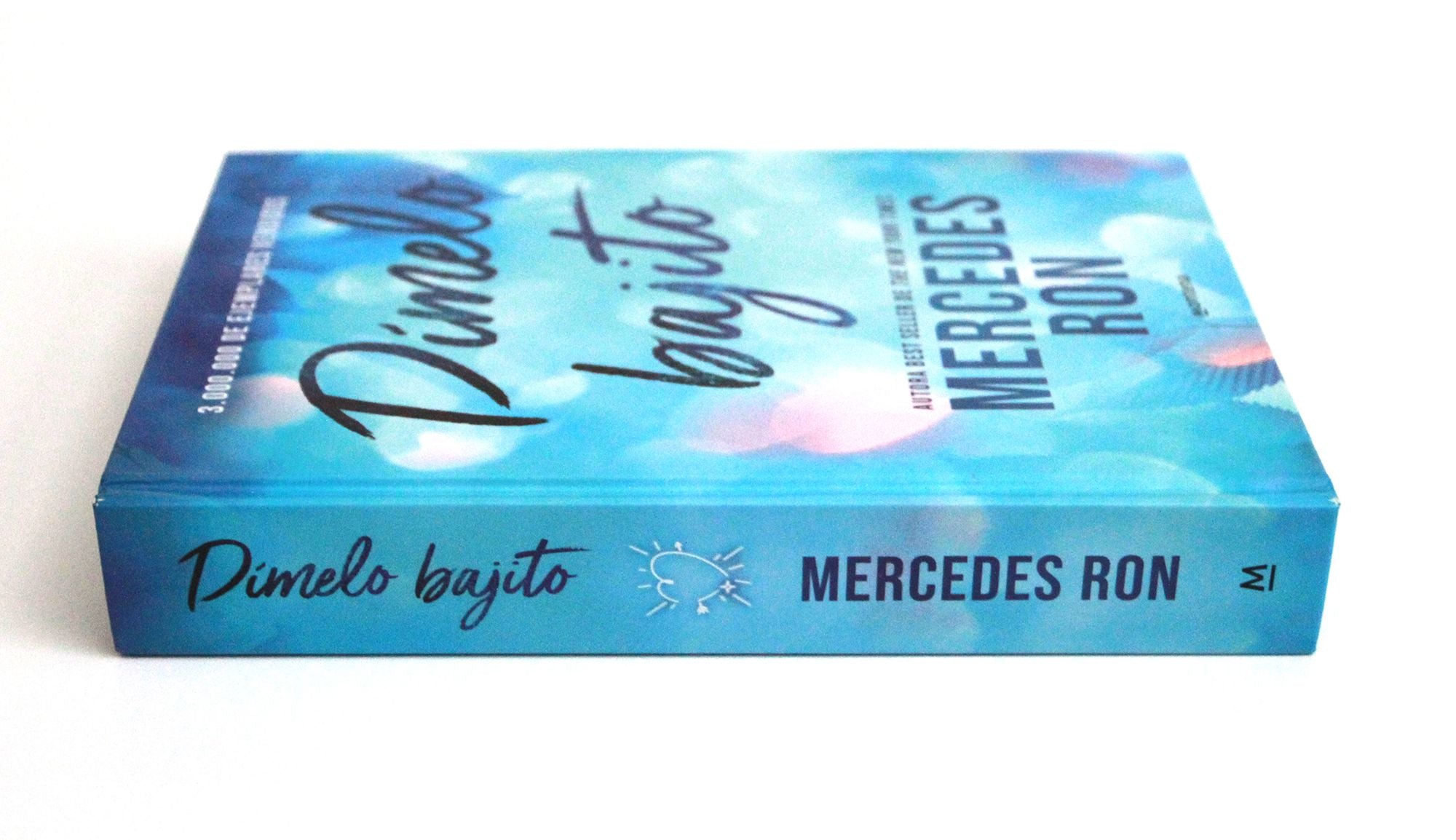 Dímelo bajito (edición especial limitada, cantos pintados) / Tell Me Softly (Limited Special Edition with Sprayed Edges)