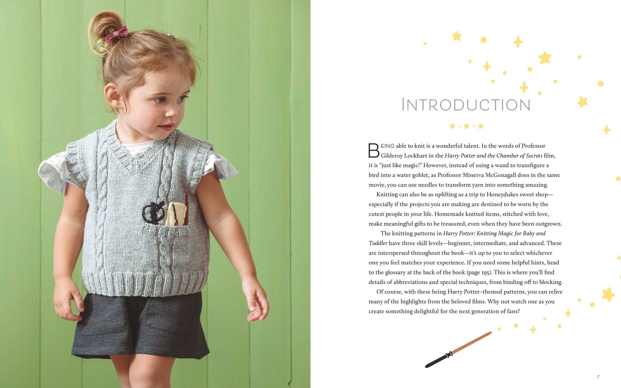 Harry Potter: Knitting Magic for Baby and Toddler: An Official Harry Potter Knitting Pattern Book