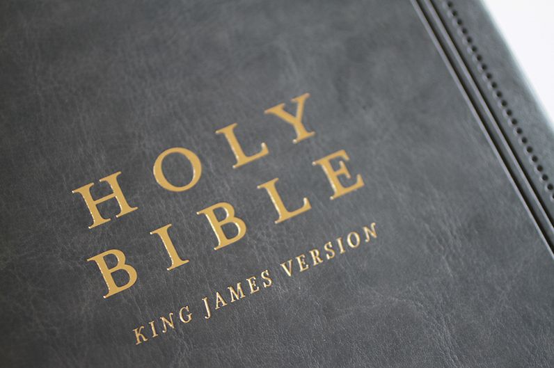 KJV Holy Bible, Giant Print Thinline Edition, Large Format, Gray Premium Imitation Leather, Red Letter, Thumb Index, Ribbon Marker